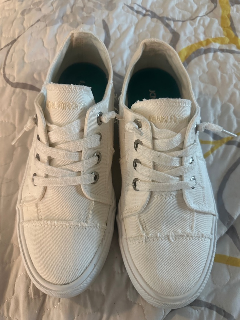 EPLC Jenn Ardor Cream Canvas Low-Top Sneakers with Teal Logo.